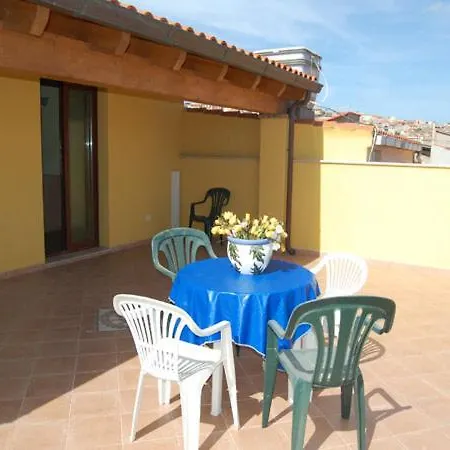 Con Ampio Terrazzo Panoramico E Barbecue A C190 Lägenhet SantʼAntìoco